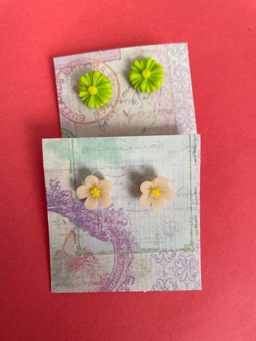 Kid’s entrepreneur shop Colorful flower earrings.